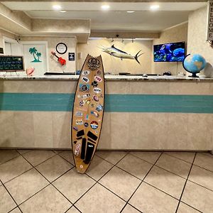 Hole Inn The Wall Hotel - Fort Walton Beach - Sunset Plaza - Nearby Beaches & Hurlburt